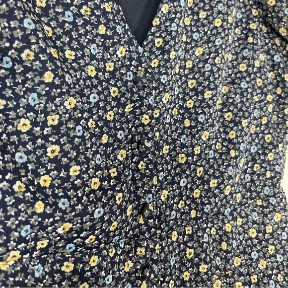 Abercrombie & Fitch Dress Lined Lightweight V‎ Neckline Ditzy Floral All Over - Picture 7 of 12